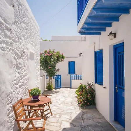 Giamaki Hotel *