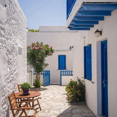 Giamaki Hotel *